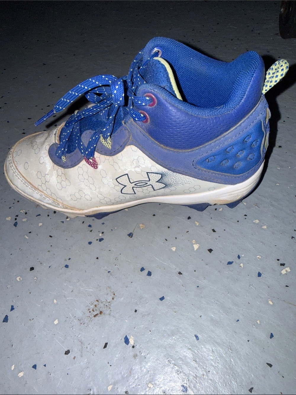 Under Armour Kids White and Navy Blue Baseball Cleats